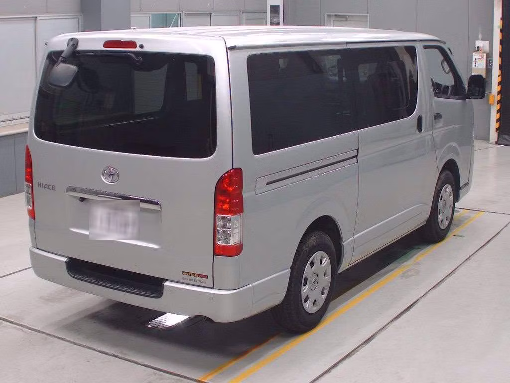 TOYOTA REGIUS ACE