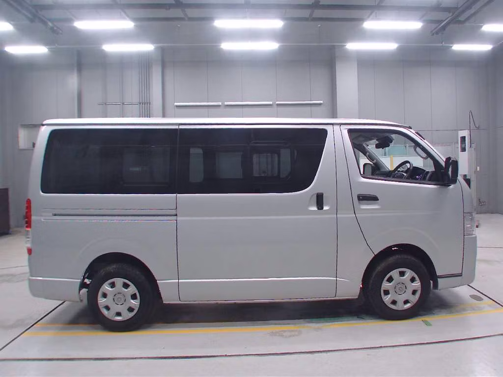TOYOTA REGIUS ACE