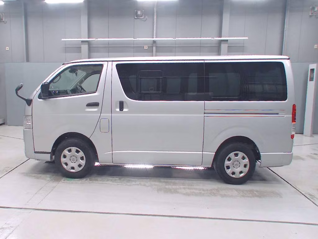 TOYOTA REGIUS ACE