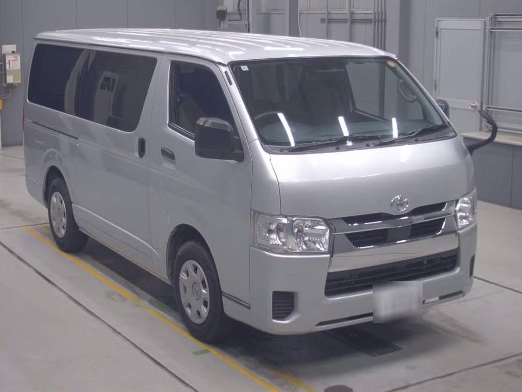 TOYOTA REGIUS ACE