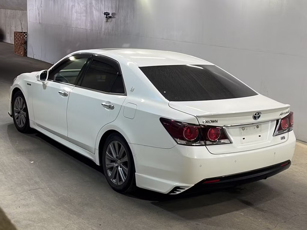 TOYOTA CROWN
