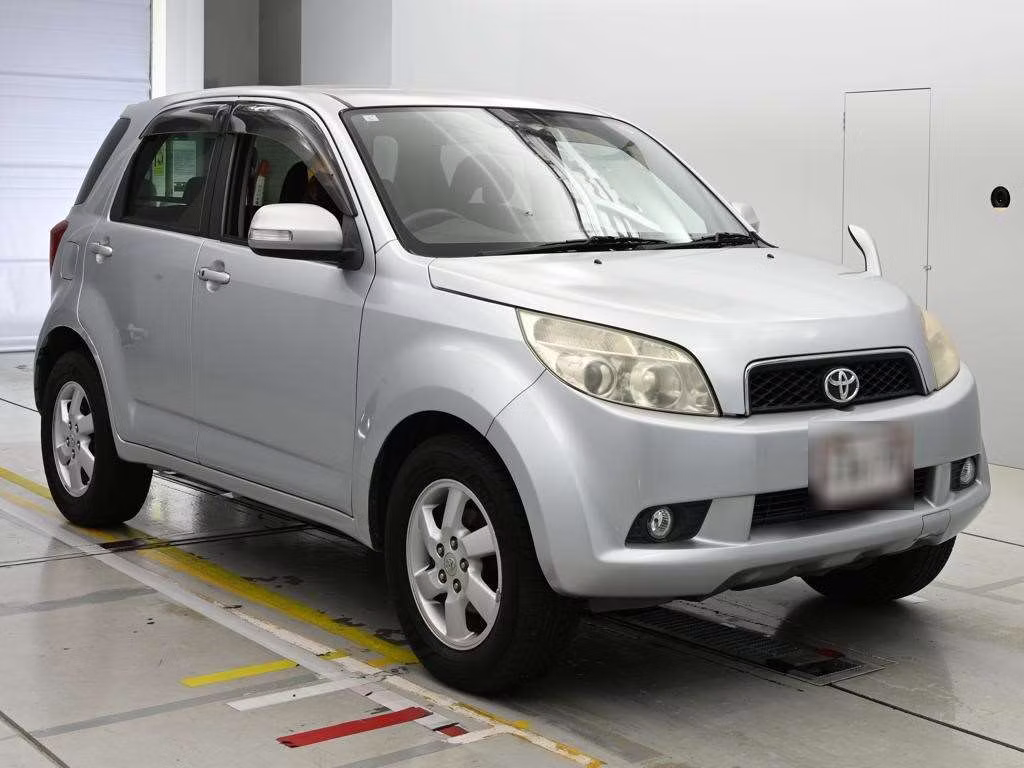 TOYOTA RUSH