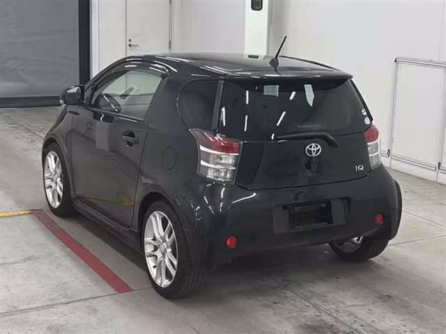 TOYOTA IQ