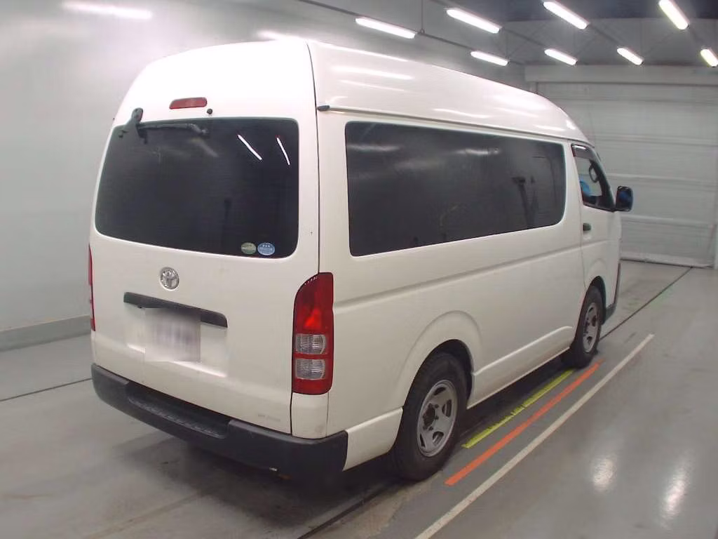 TOYOTA REGIUS ACE