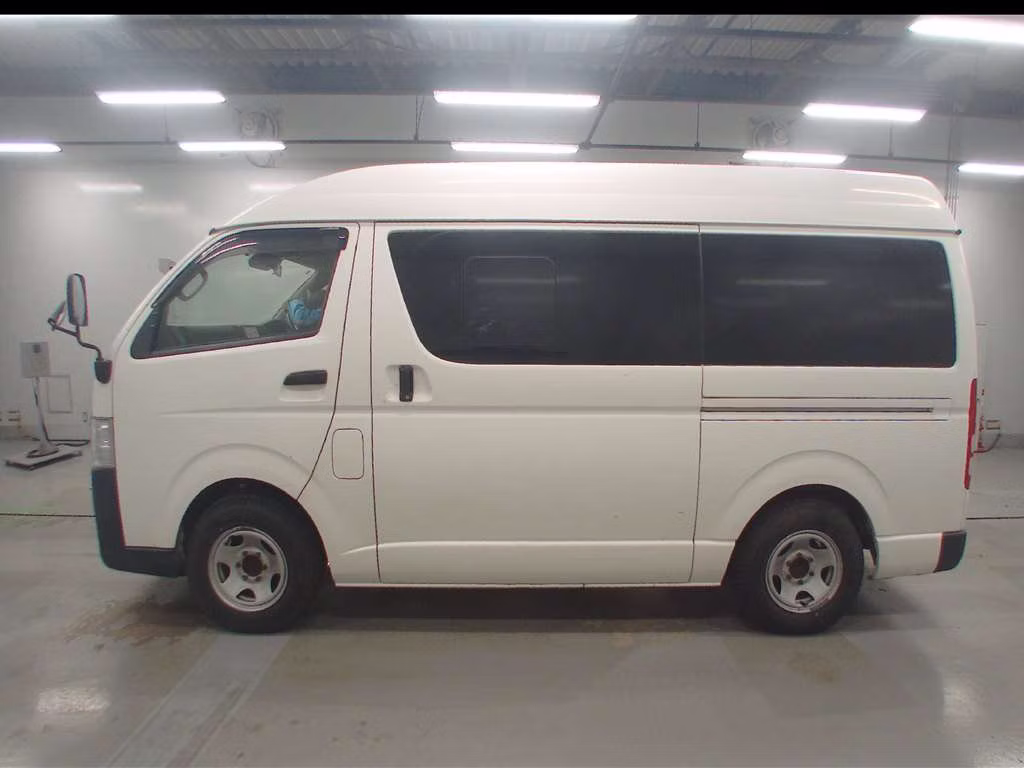 TOYOTA REGIUS ACE
