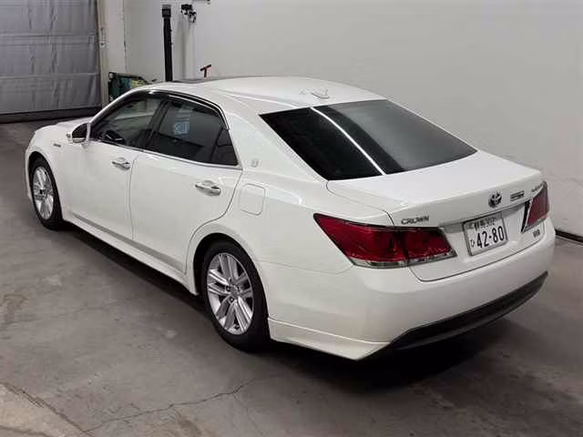 TOYOTA CROWN