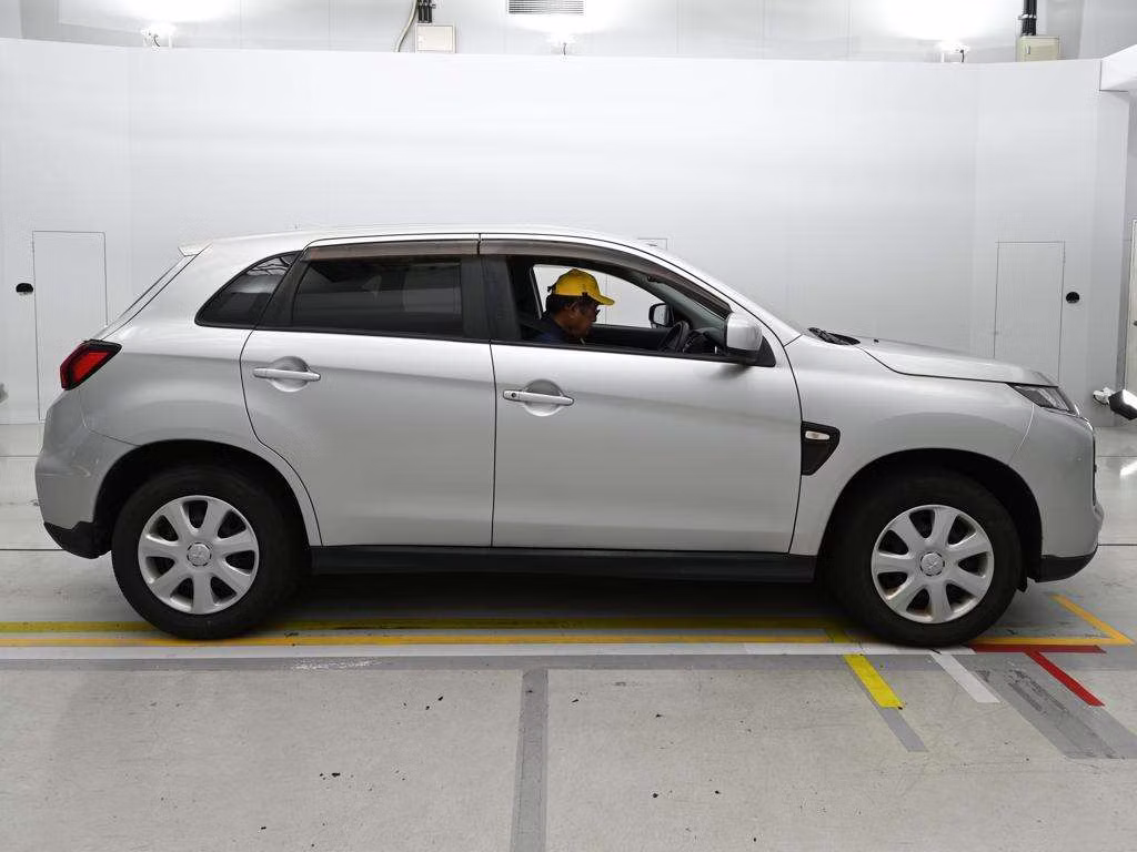 MITSUBISHI RVR