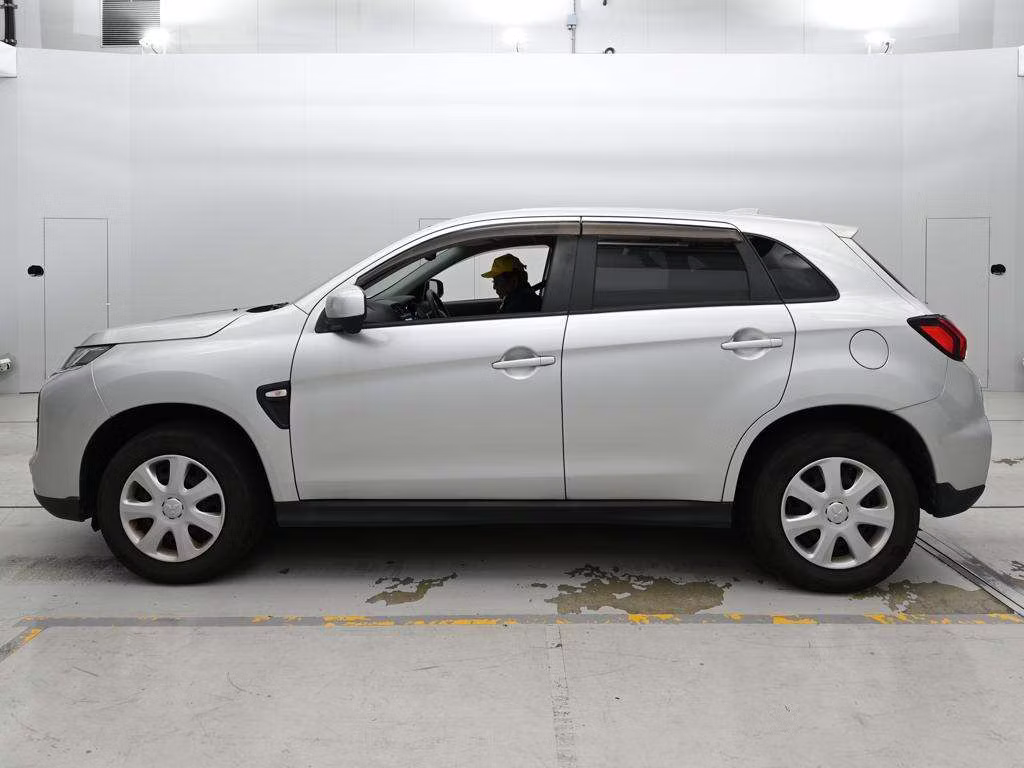MITSUBISHI RVR