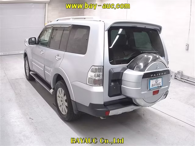 MITSUBISHI PAJERO
