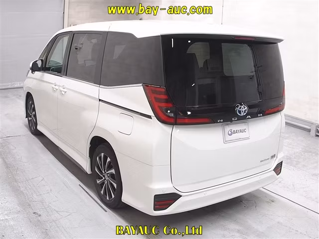 TOYOTA NOAH