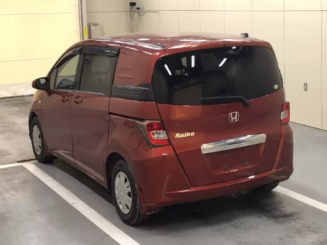HONDA FREED SPIKE