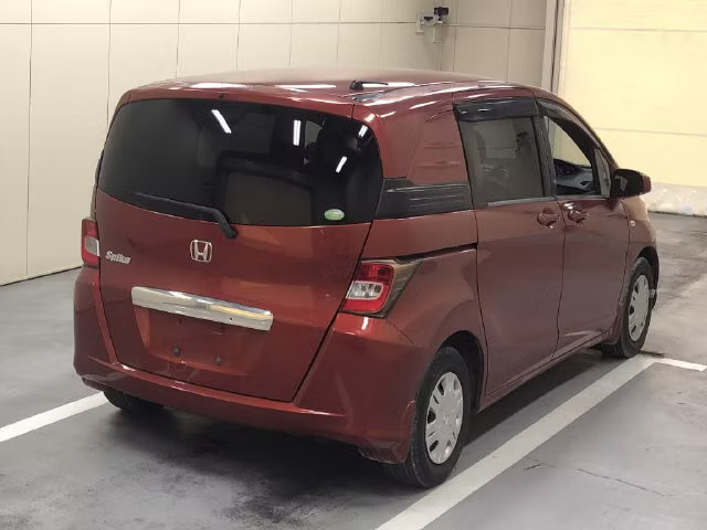 HONDA FREED SPIKE
