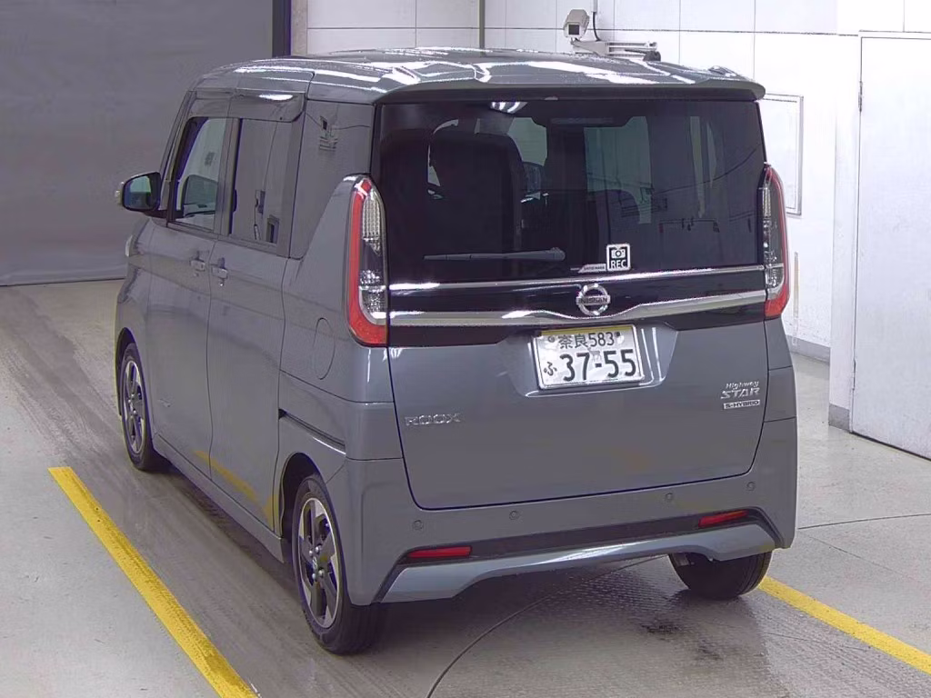 NISSAN ROOX