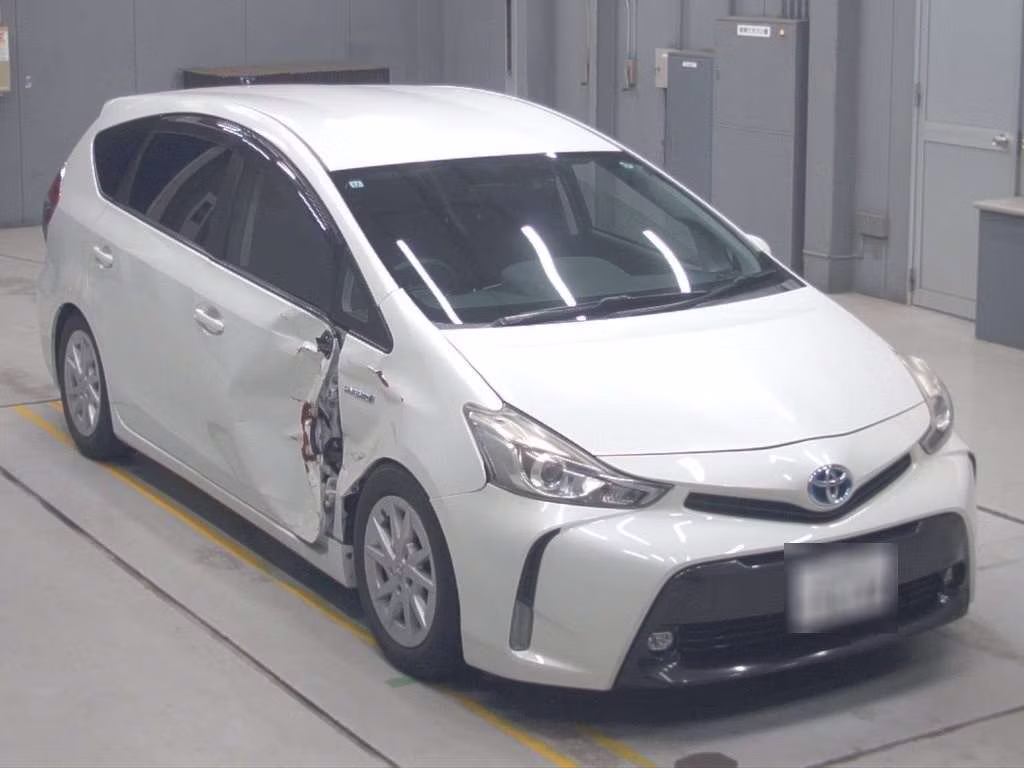 TOYOTA PRIUS ALPHA