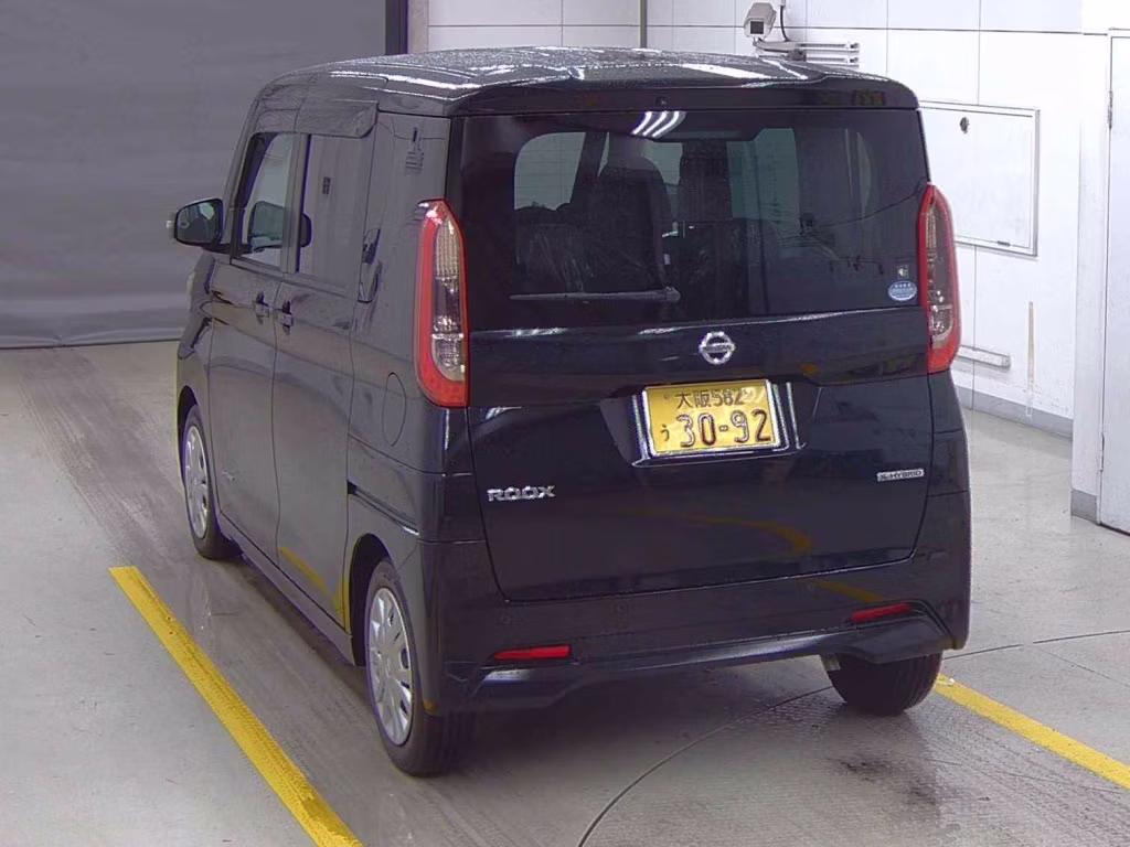 NISSAN ROOX