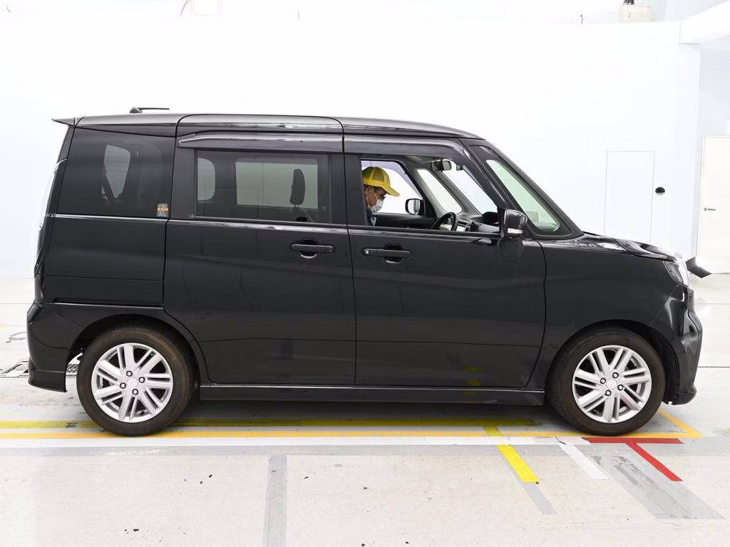 MITSUBISHI DELICA D:2