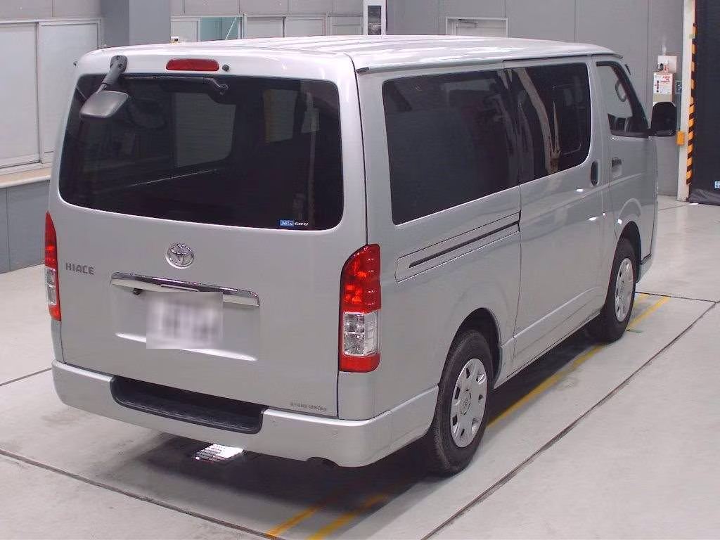 TOYOTA REGIUS ACE