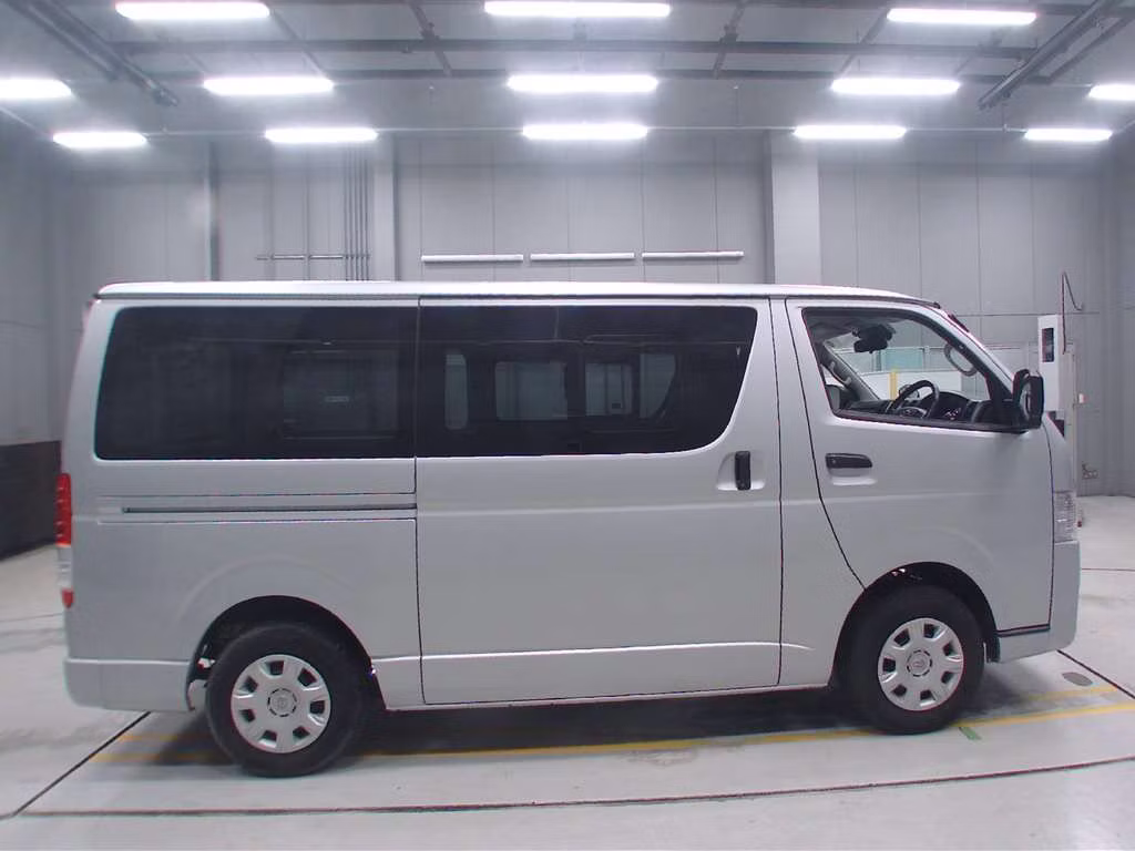 TOYOTA REGIUS ACE