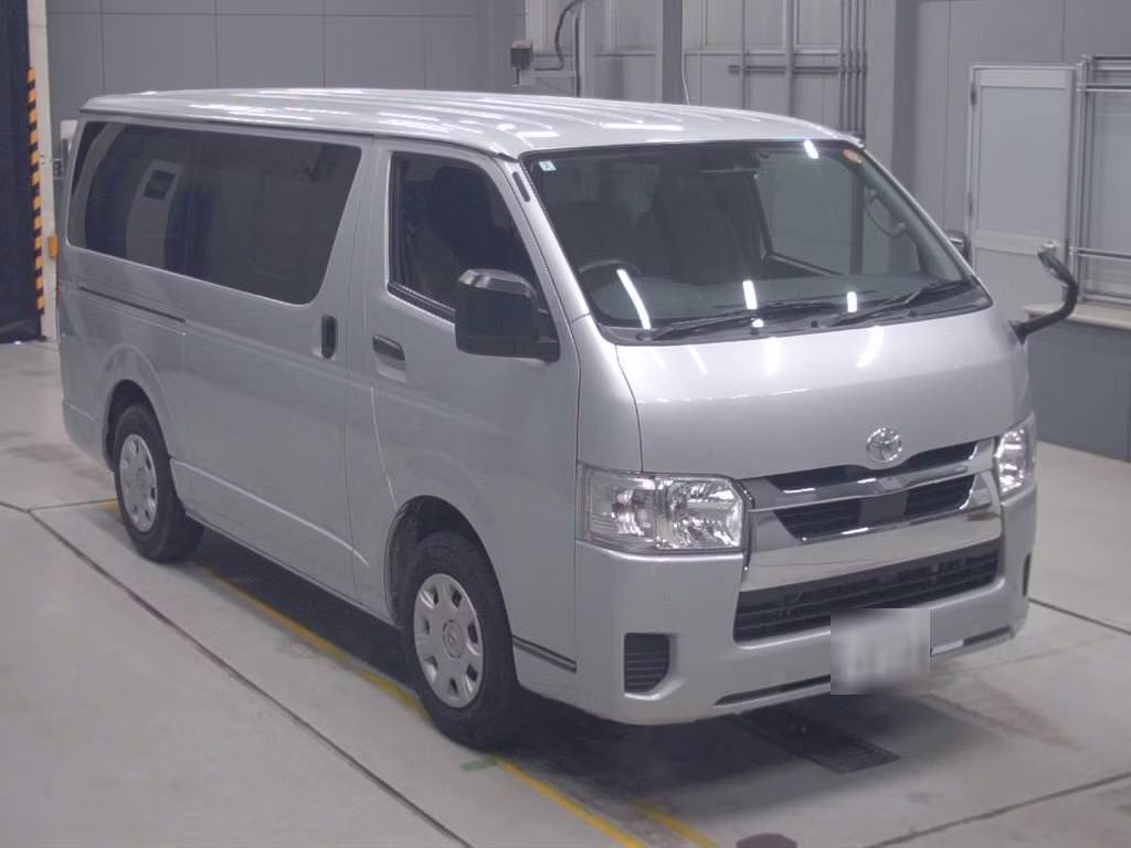 TOYOTA REGIUS ACE