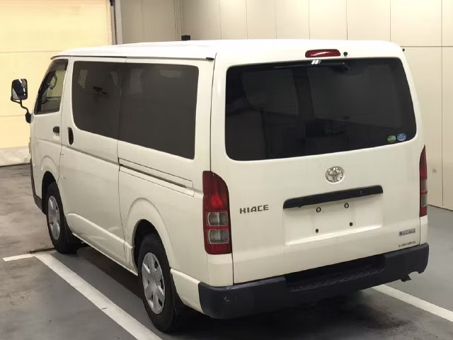 TOYOTA REGIUS ACE