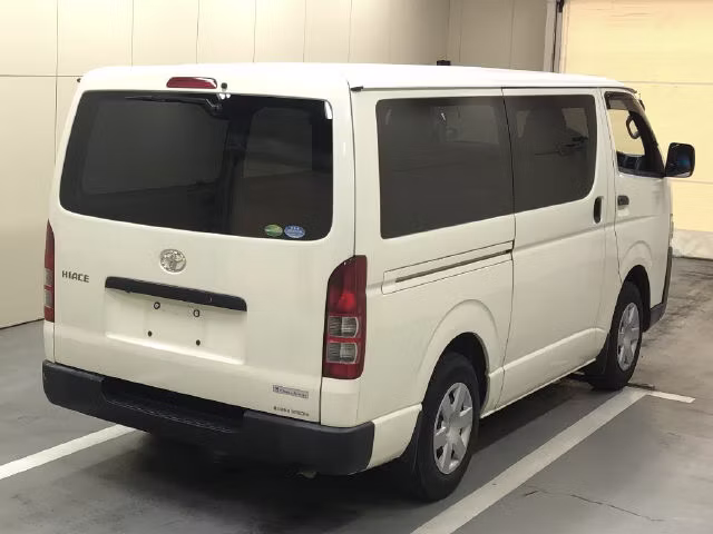 TOYOTA REGIUS ACE