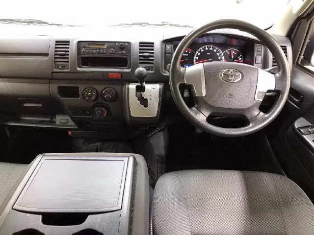 TOYOTA REGIUS ACE
