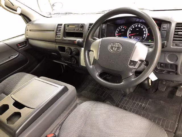TOYOTA REGIUS ACE