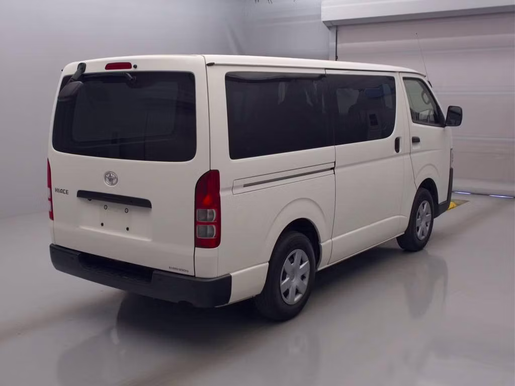TOYOTA REGIUS ACE