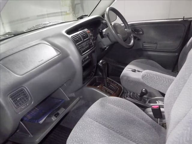 SUZUKI GRAND ESCUDO