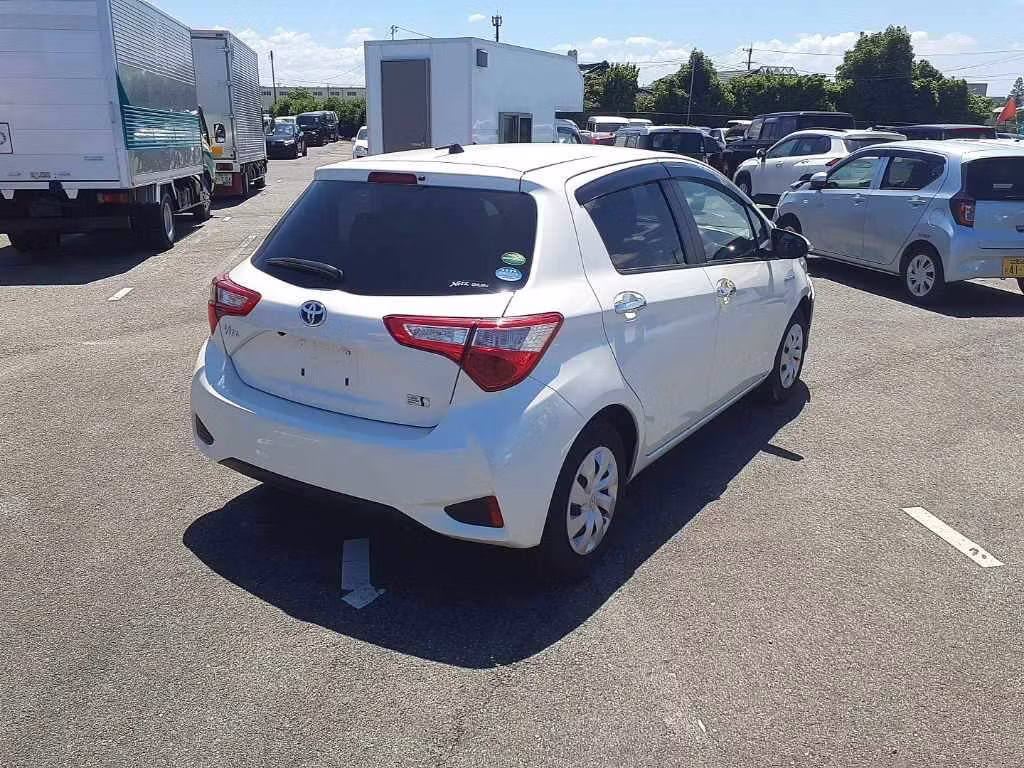 TOYOTA VITZ