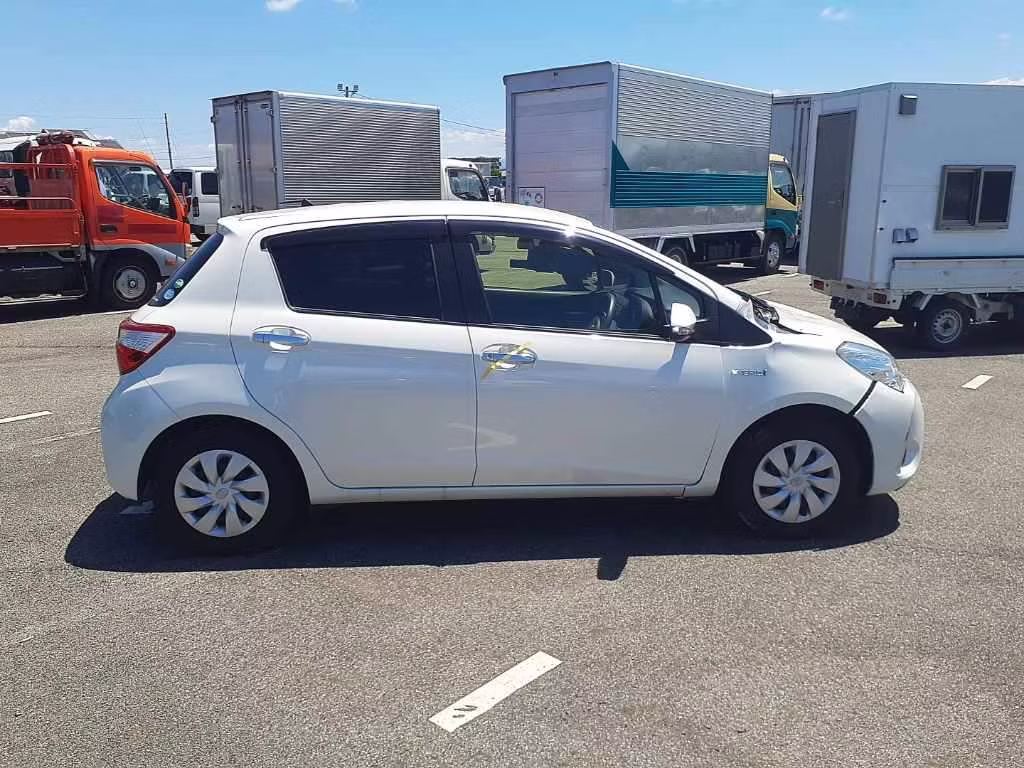 TOYOTA VITZ
