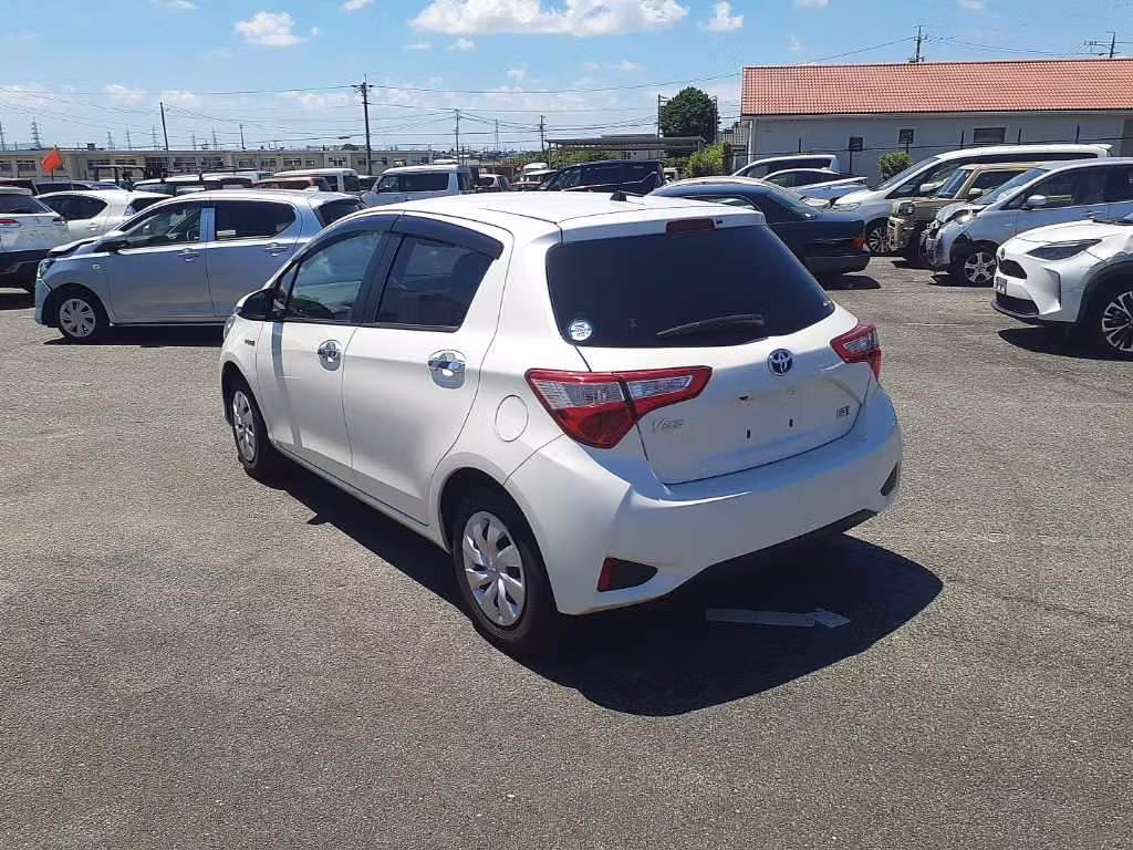 TOYOTA VITZ