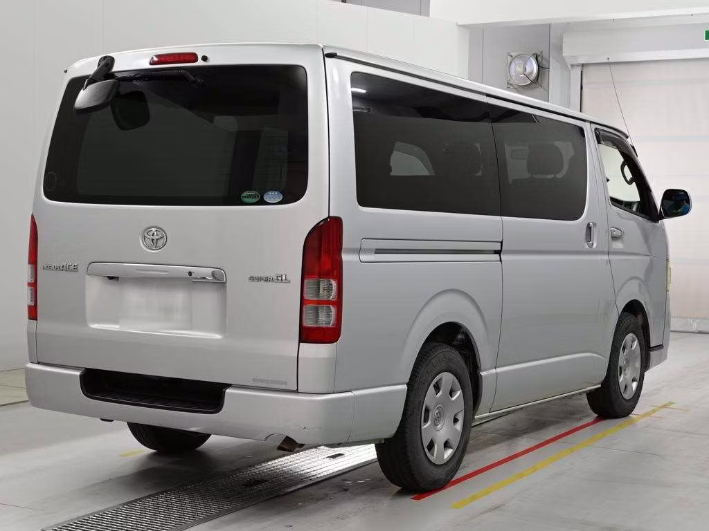 TOYOTA REGIUS ACE