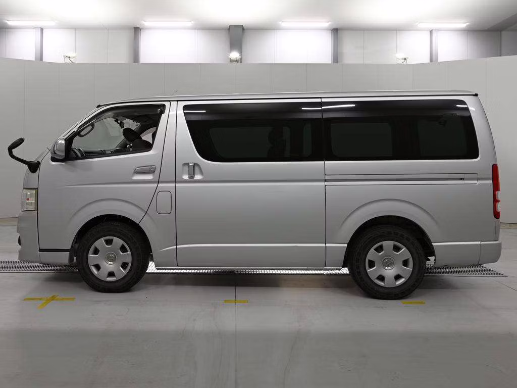 TOYOTA REGIUS ACE