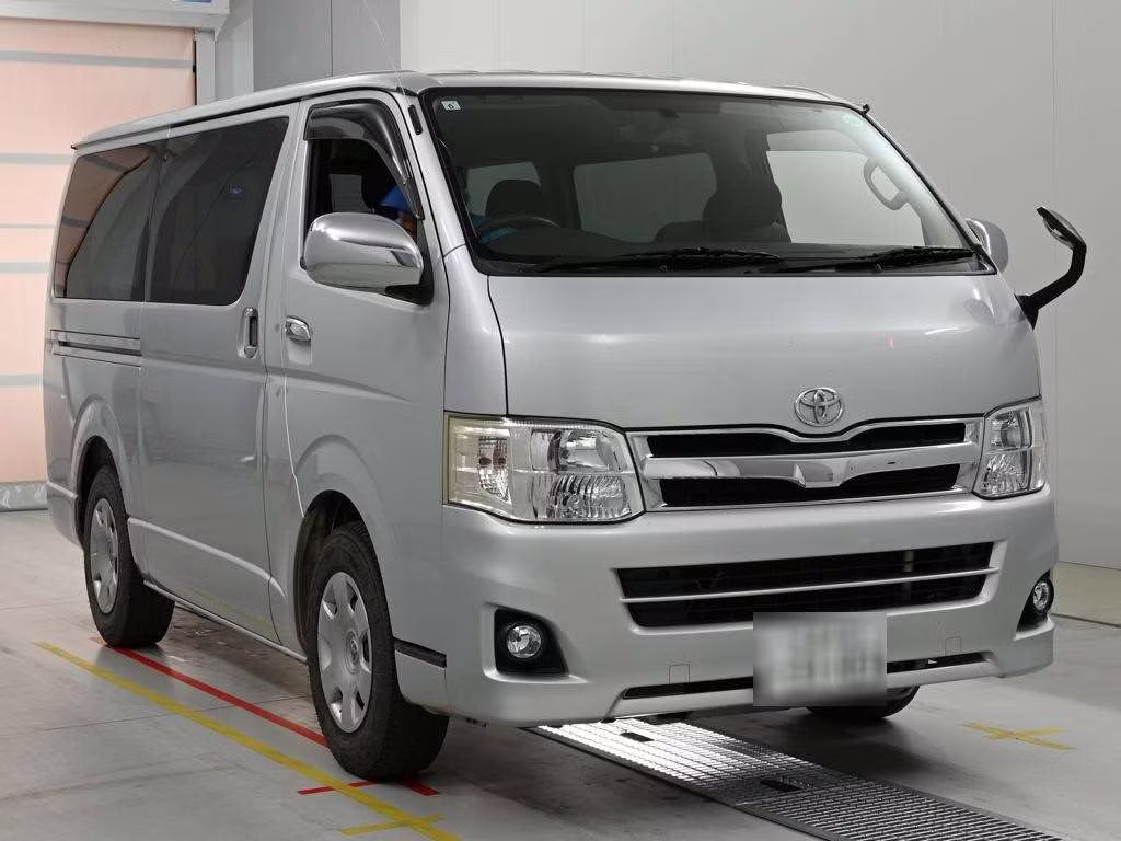 TOYOTA REGIUS ACE