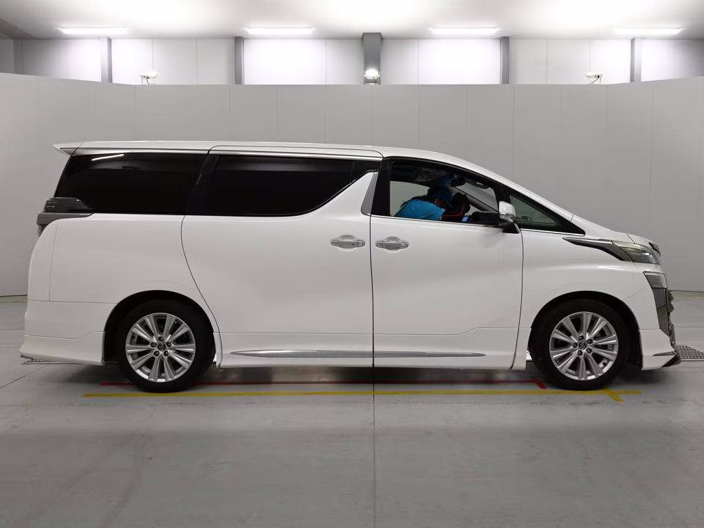 TOYOTA VELLFIRE