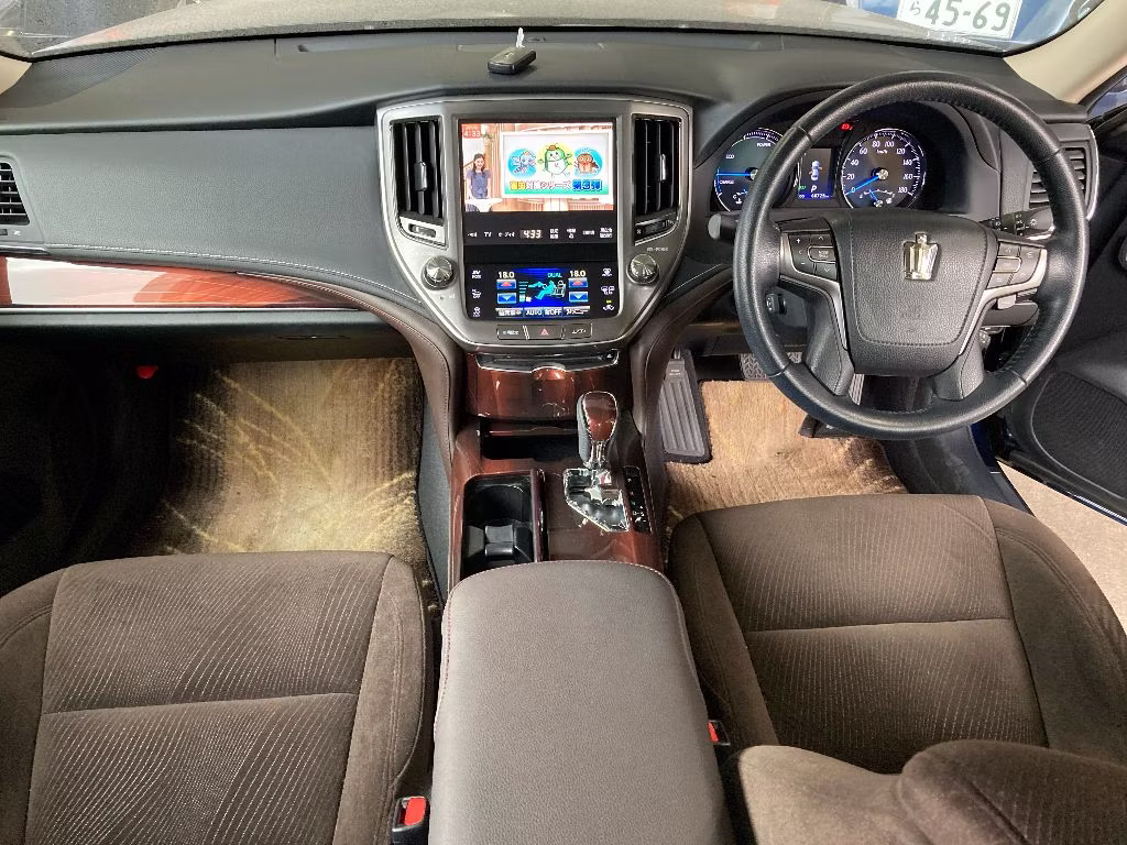 TOYOTA CROWN