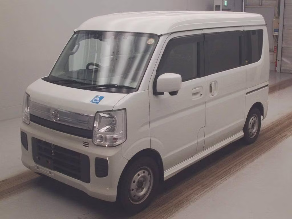 NISSAN NV100 CLIPPER