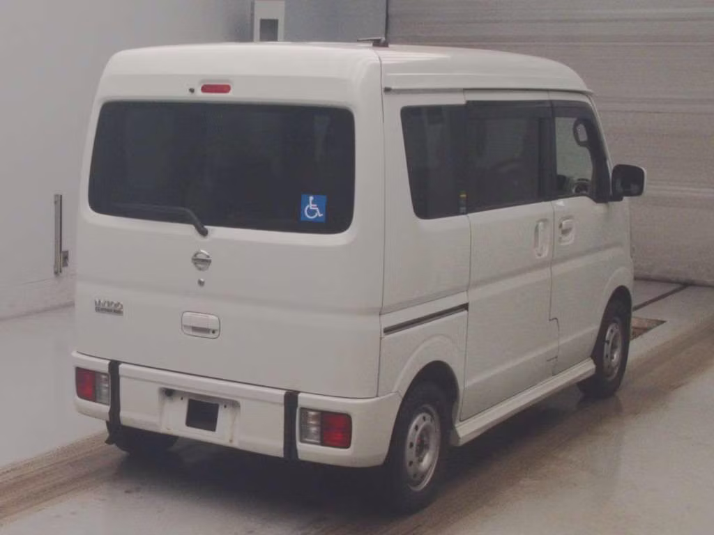 NISSAN NV100 CLIPPER