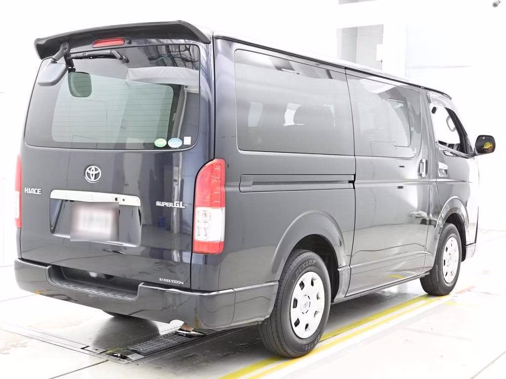 TOYOTA REGIUS ACE