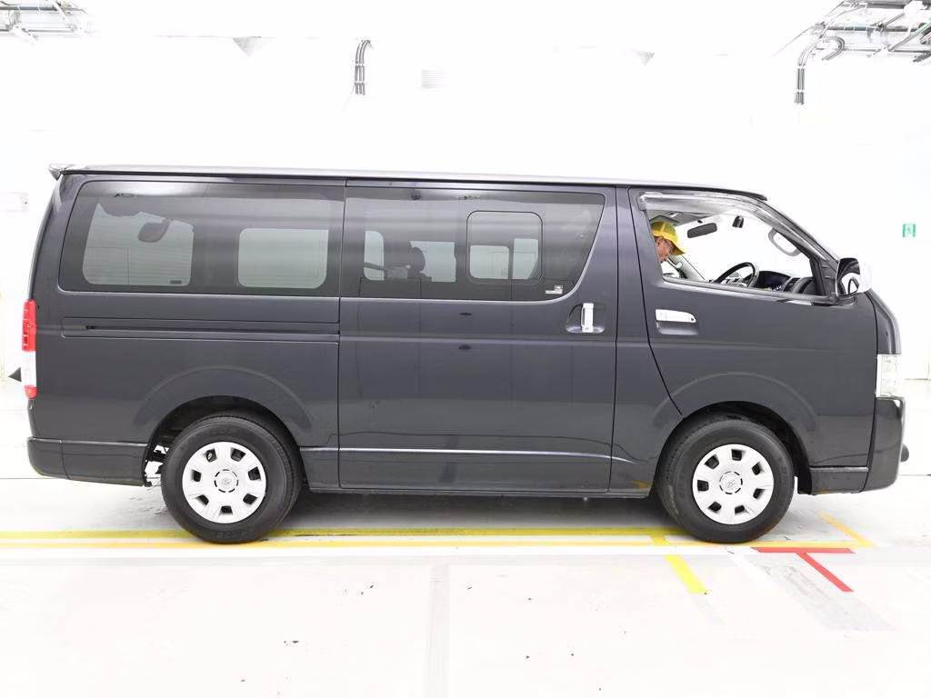 TOYOTA REGIUS ACE