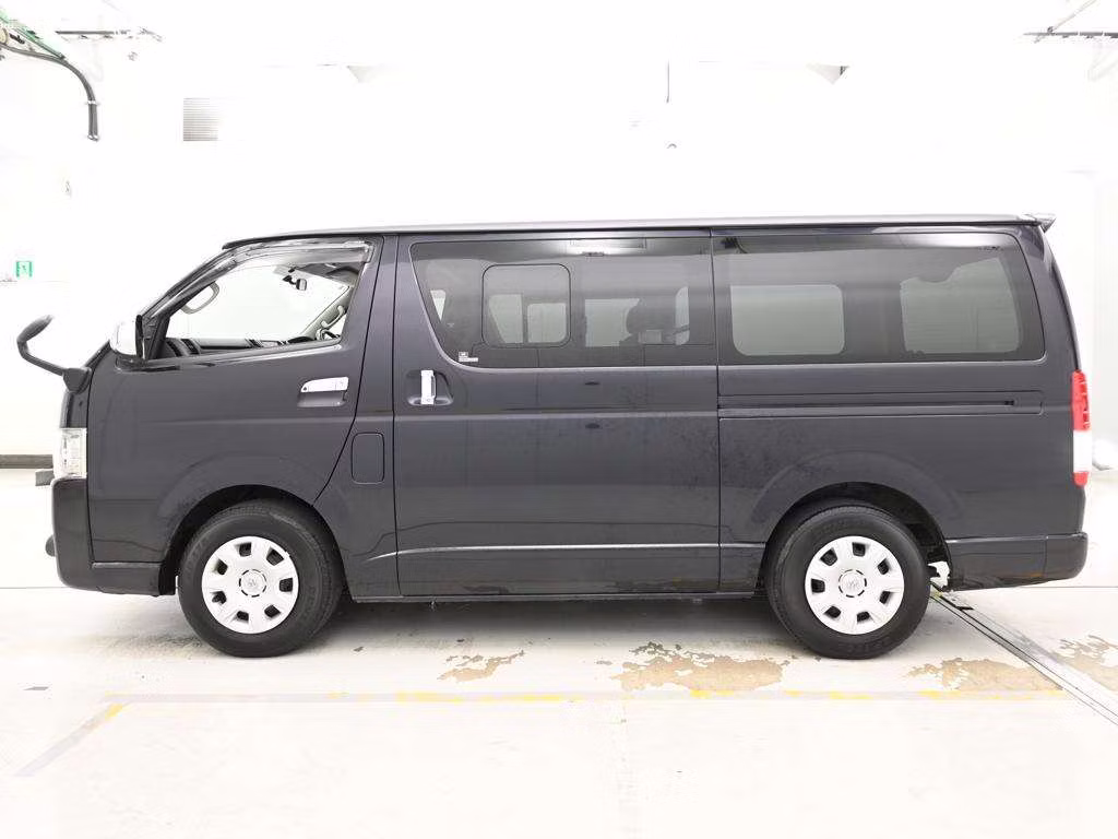 TOYOTA REGIUS ACE