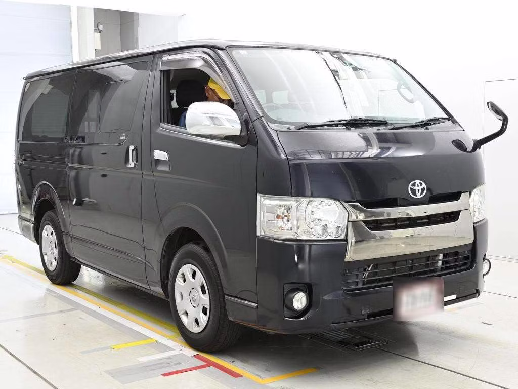 TOYOTA REGIUS ACE