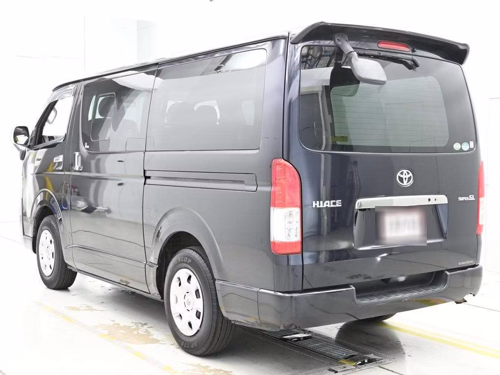 TOYOTA REGIUS ACE