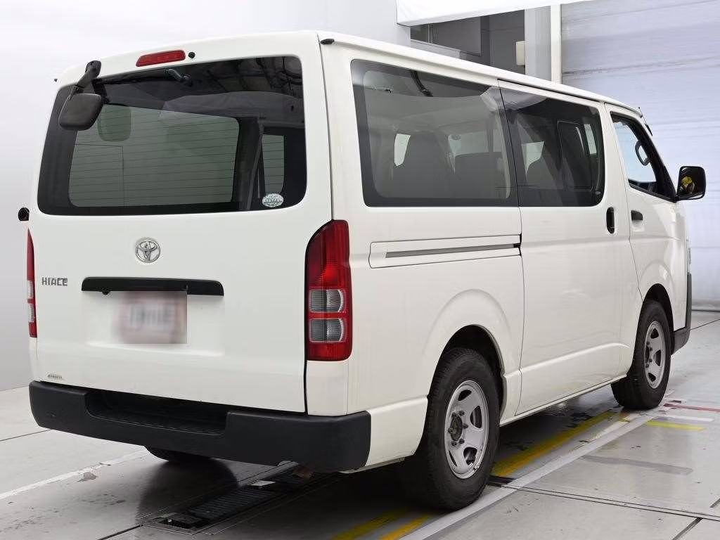 TOYOTA REGIUS ACE
