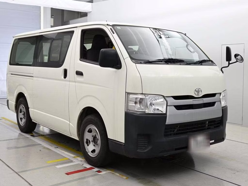 TOYOTA REGIUS ACE