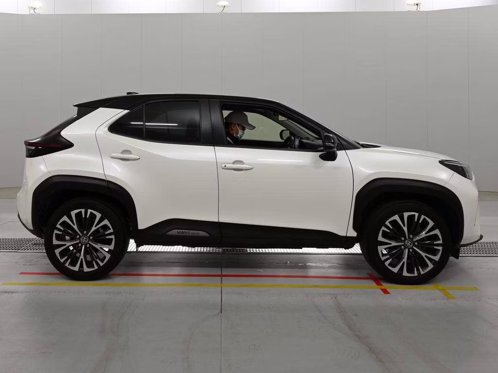 TOYOTA YARIS CROSS
