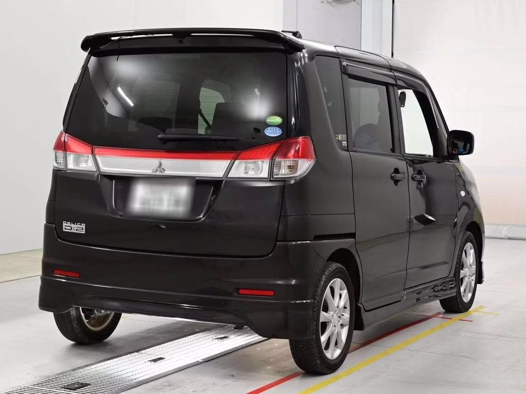 MITSUBISHI DELICA D:2
