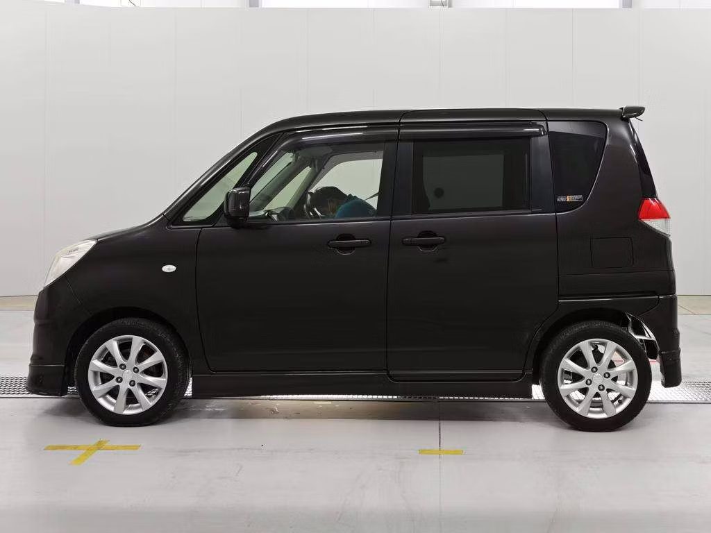 MITSUBISHI DELICA D:2
