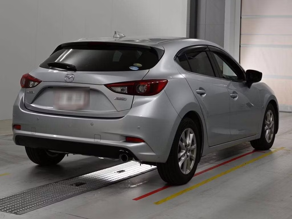 MAZDA AXELA